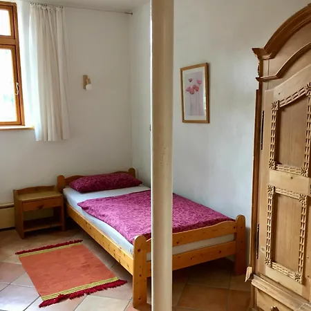 Haus Der Erwachenden Erde *